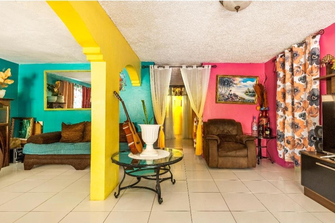 Colorful Private Room Oasis Бухта Монтего Экстерьер фото