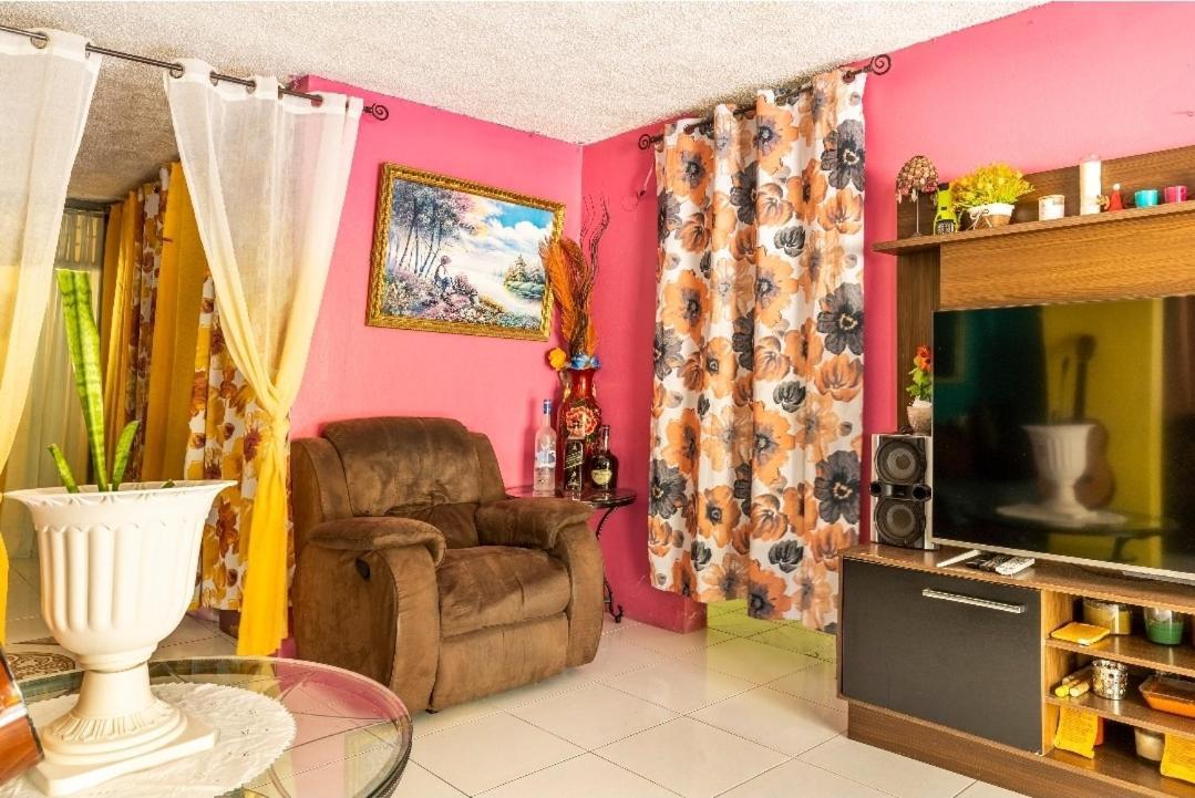 Colorful Private Room Oasis Бухта Монтего Экстерьер фото